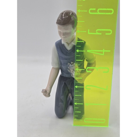 Vintage Bing & Grøndahl Porcelain Figurine: "Boy with Flowers" (Model #2346) - Picture 5 of 6